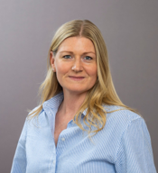 Portr&auml;ttbild p&aring; Carolin Alriksgard Nyman