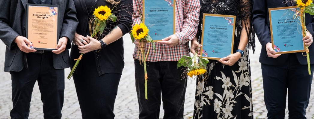 Illustration i grön och gult med festliga ikoner